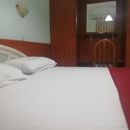 Elena Hotel *