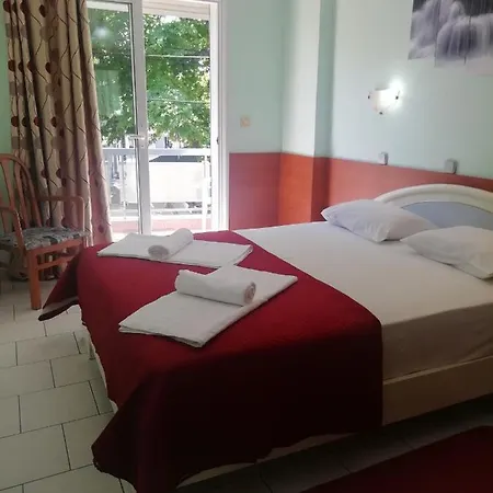 Elena فندق إذيسا