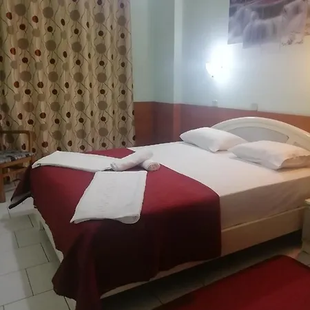 Hotel Elena *