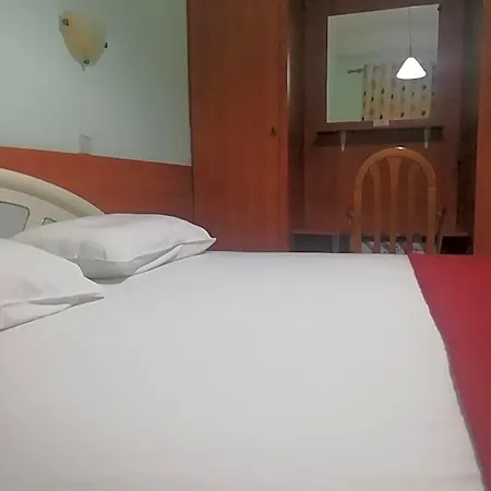 έλενα Ξενοδοχείο *